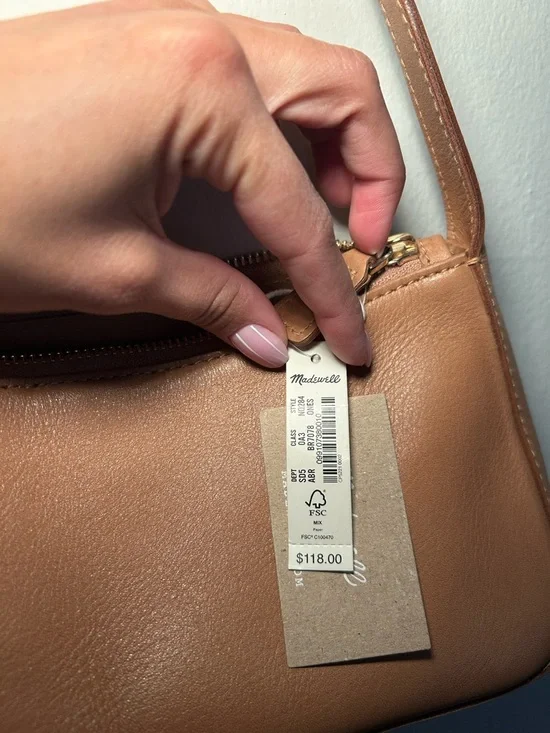 Madewell Sculptural Buckle Bag NWT - Picture 5 of 5